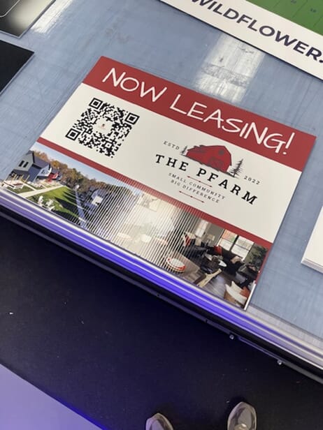 Coro, Yard & Lawn Signs